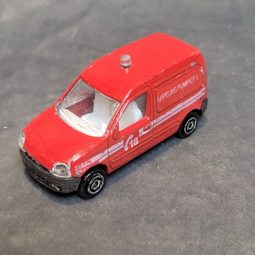 Petite voiture miniature